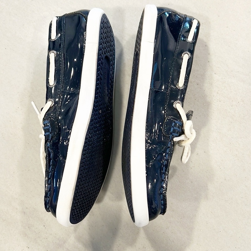 Cole Haan Nantucket Boat Shoe Nantucket Camp Moc Patent Leather Navy Blue size 6 - Picture 2 of 10